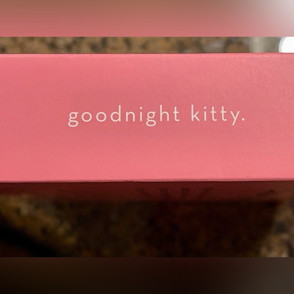 The Crème Shop x Hello Kitty 3D Plushie Sleep Mask - Picture 3 of 7